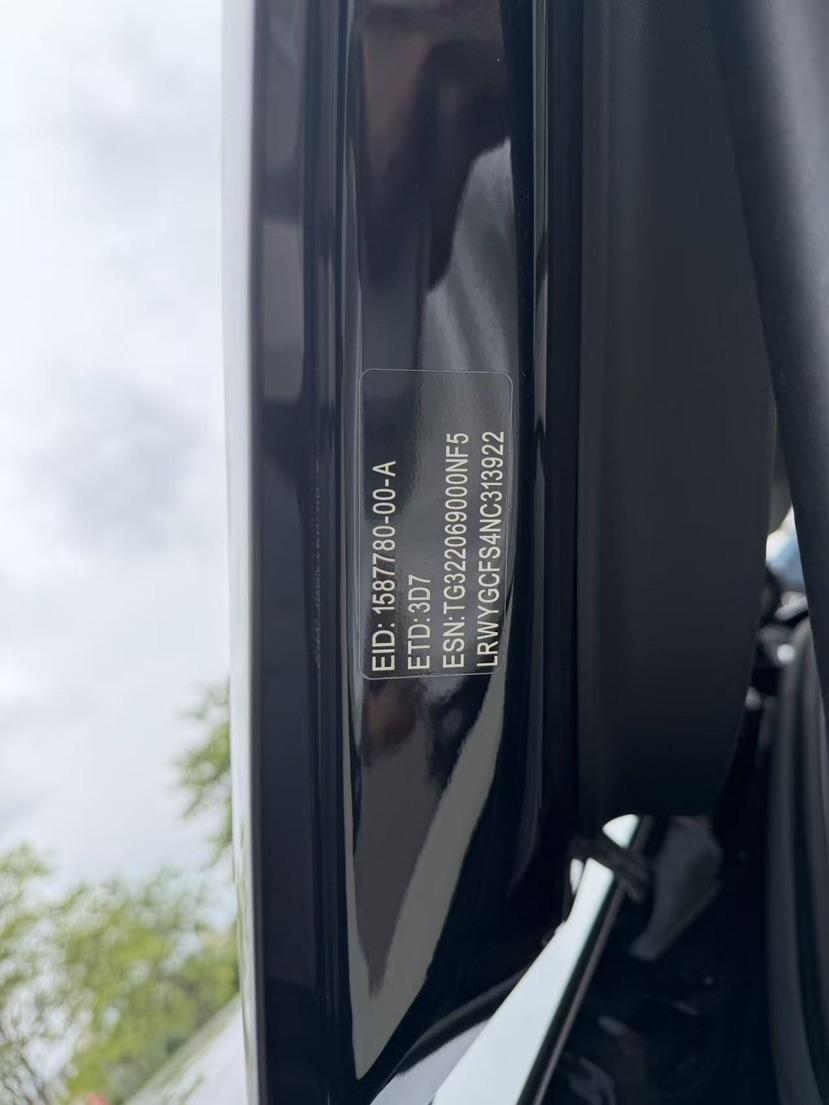 Tesla Model Y 2022 #6 Tesla Model Y 2022 car image #6
