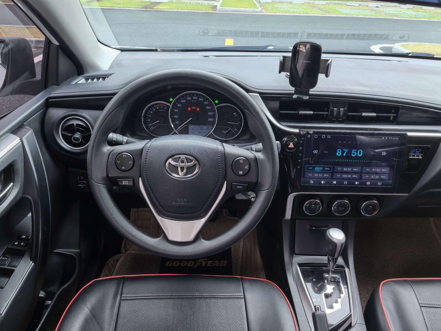 Toyota Corolla 2019 #4 Toyota Corolla 2019 car image #4