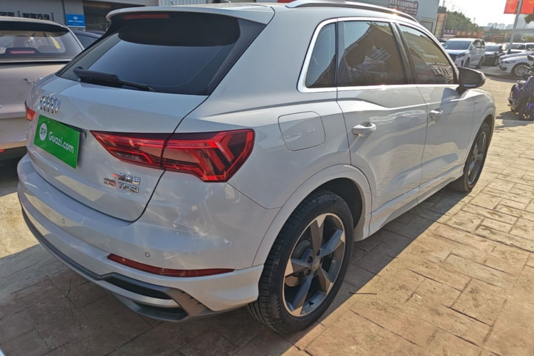 Audi Q3 2019 car image #5