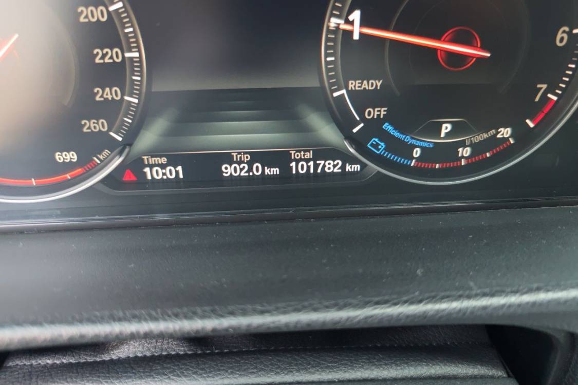 BMW 3 Series 2019 car image #25