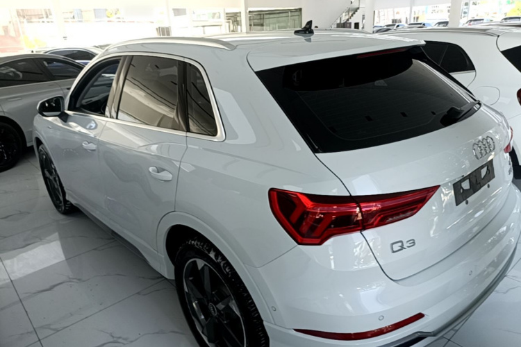 Audi Q3 2021 #5 Audi Q3 2021 car image #5