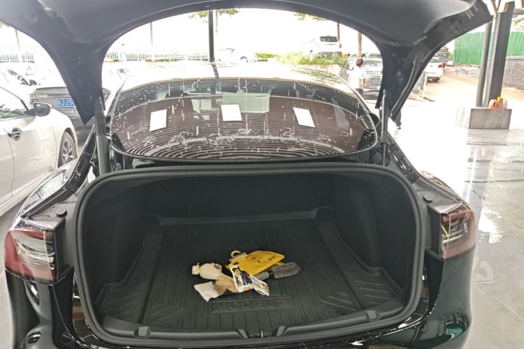 Tesla Model 3 2022 car image #19