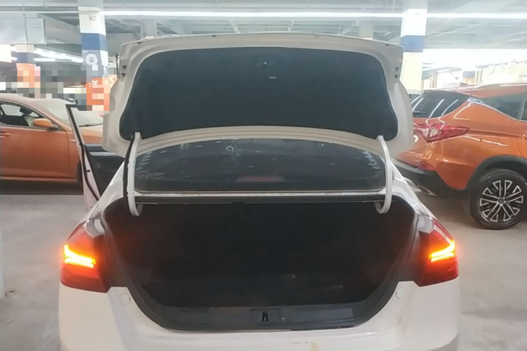 GEELY Emgrand 2019 #19 GEELY Emgrand 2019 car image #19