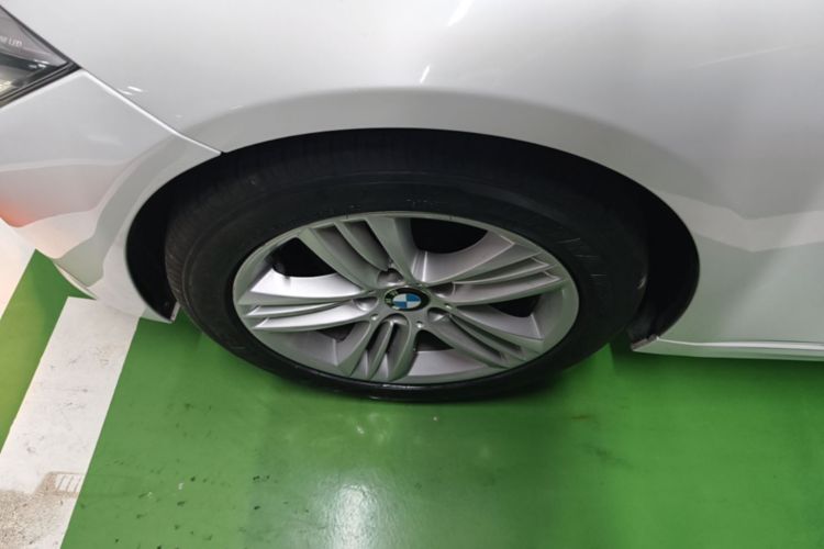BMW 3 Series 2017 car image #9