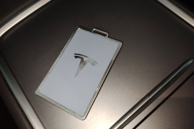 Tesla Model Y 2023 #9 Tesla Model Y 2023 car image #9