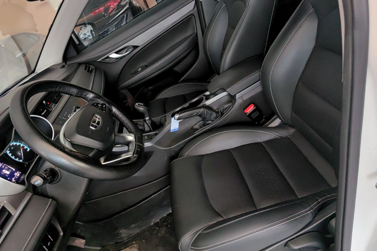 GEELY Emgrand 2021 #15 GEELY Emgrand 2021 car image #15
