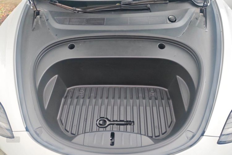 Tesla Model 3 2021 car image #22