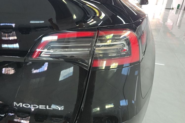 Tesla Model Y 2022 #8 Tesla Model Y 2022 car image #8