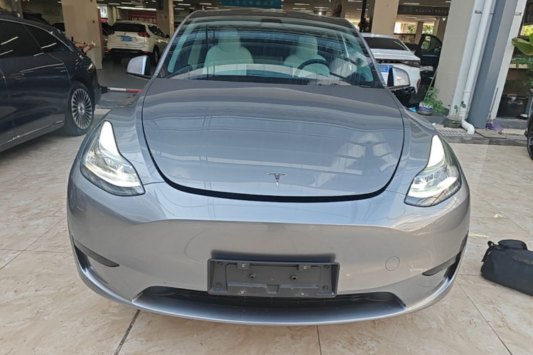 Tesla Model Y 2024 #3 Tesla Model Y 2024 car image #3