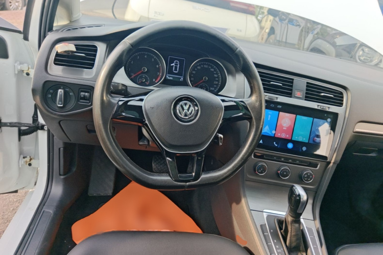 Volkswagen Golf 2015 car image #11