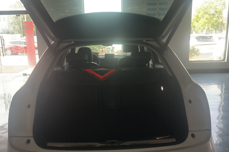 Audi Q3 2017 car image #19