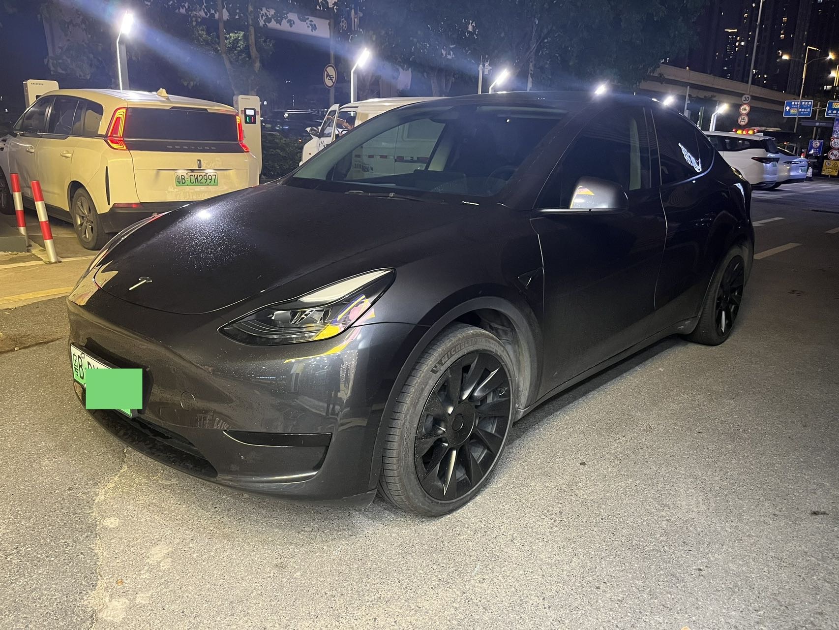 Tesla Model Y 2024 Tesla Model Y 2024 car image