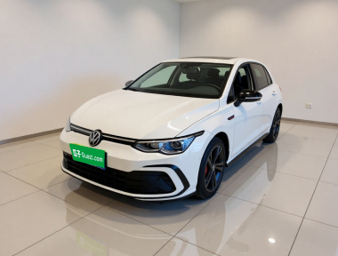 Volkswagen Golf 2023 Volkswagen Golf 2023 صورة سيارة