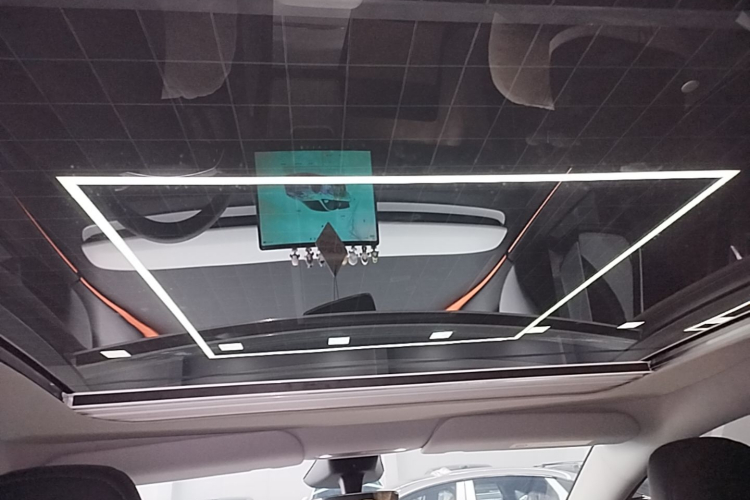 Tesla Model Y 2025 #18 Tesla Model Y 2025 car image #18