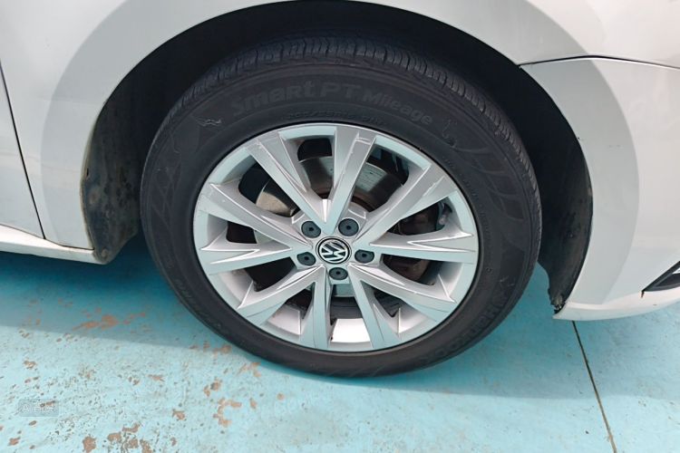 Volkswagen Lavida 2017 car image #9
