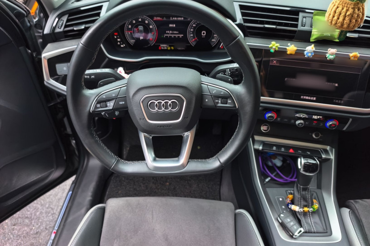 Audi Q3 2022 #12 Audi Q3 2022 car image #12