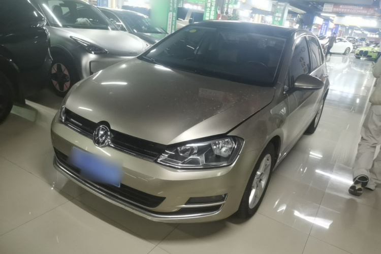 Volkswagen Golf 2015 car image #2