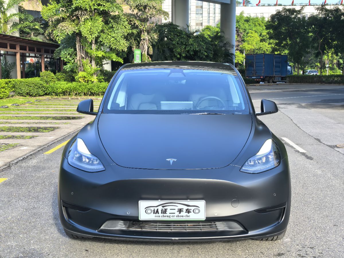 Tesla Model Y 2023 car image #2