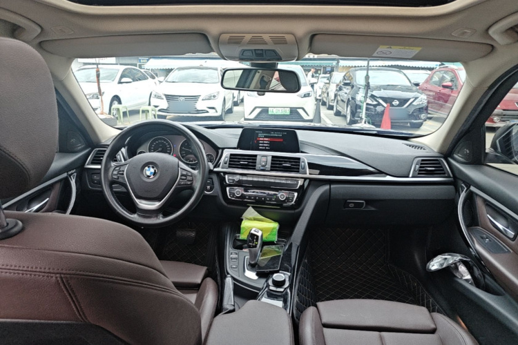 BMW 3 Series 2018 #11 BMW 3 Series 2018 car image #11