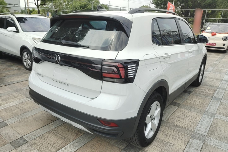 Volkswagen T-Cross 2025 #5 Volkswagen T-Cross 2025 car image #5