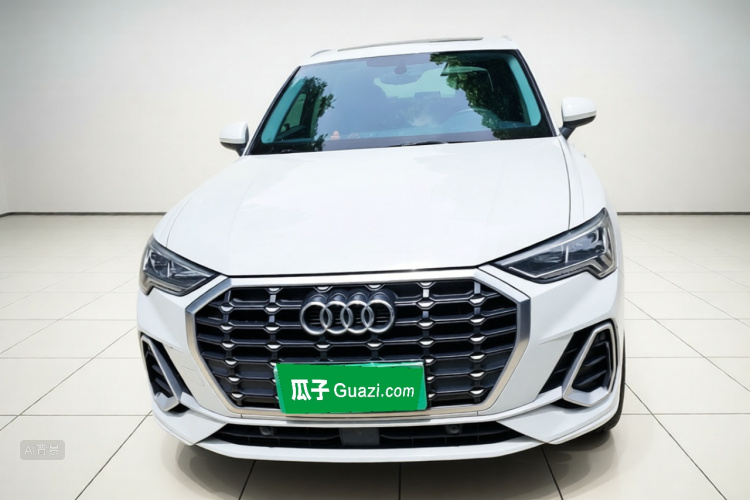 Audi Q3 2024 car image #3