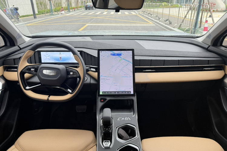 GEELY Boyue L 2024 car image #19