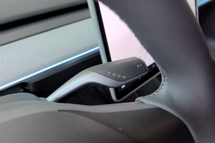 Tesla Model Y 2025 #14 Tesla Model Y 2025 car image #14