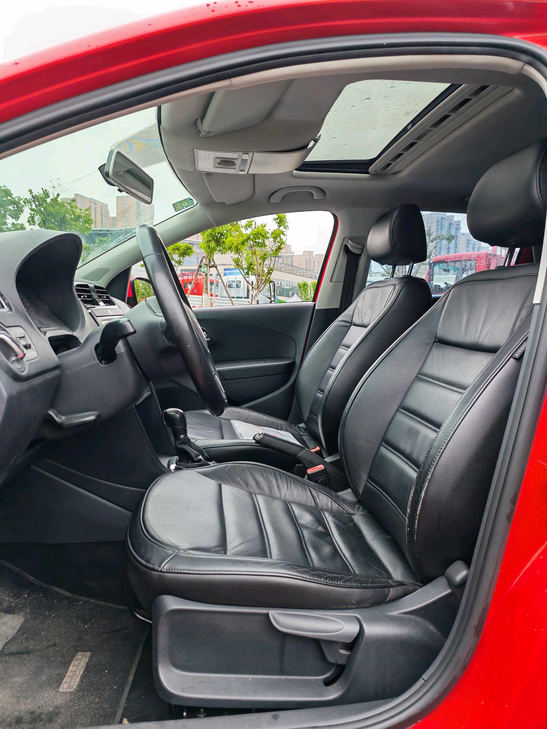 Volkswagen Polo 2012 изображение автомобиля #10