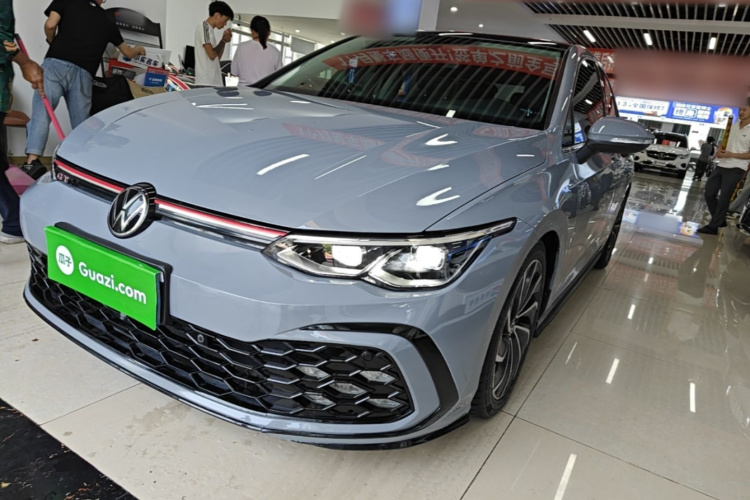 Volkswagen Golf 2021 car image #2