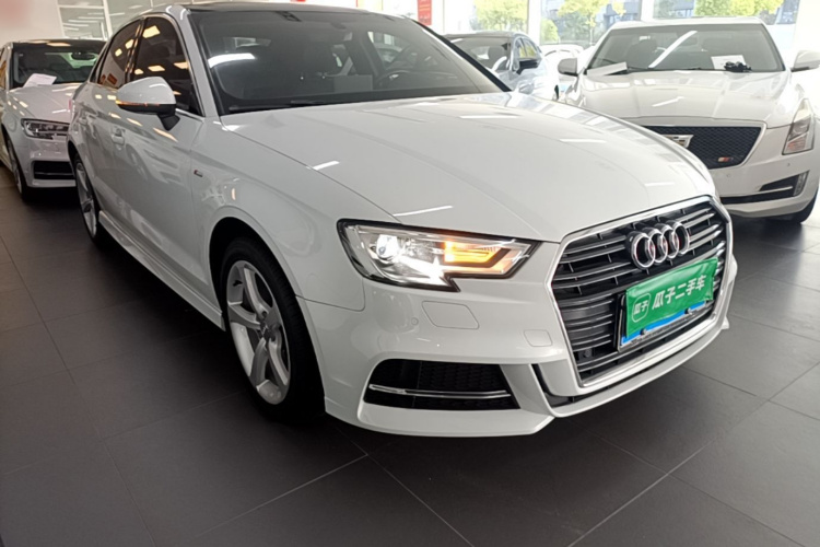 Audi A3 2018 car image #4