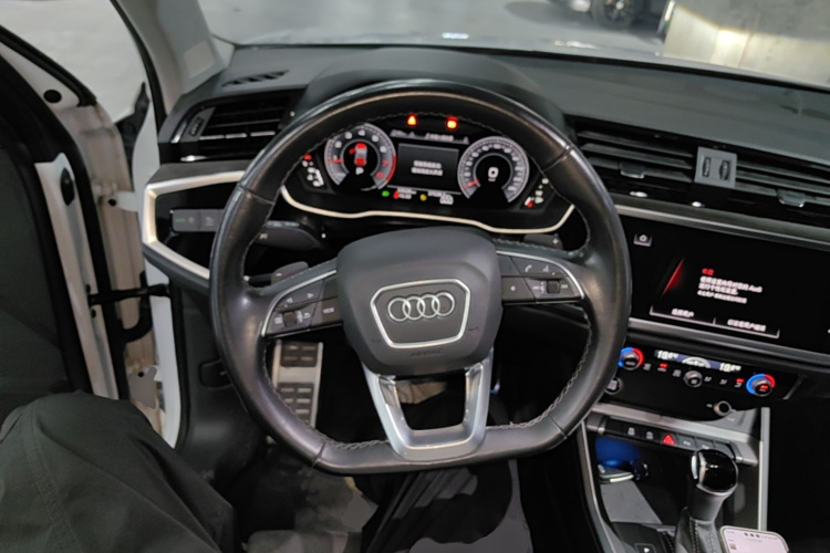 Audi Q3 2023 #11 Audi Q3 2023 car image #11