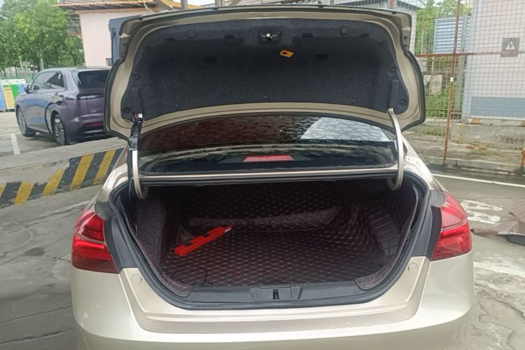 GEELY Emgrand 2019 #21 GEELY Emgrand 2019 car image #21