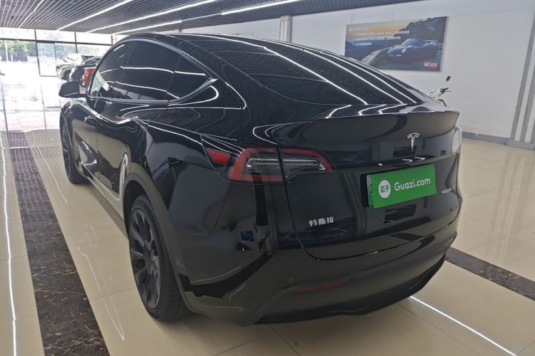 Tesla Model Y 2023 #5 Tesla Model Y 2023 car image #5