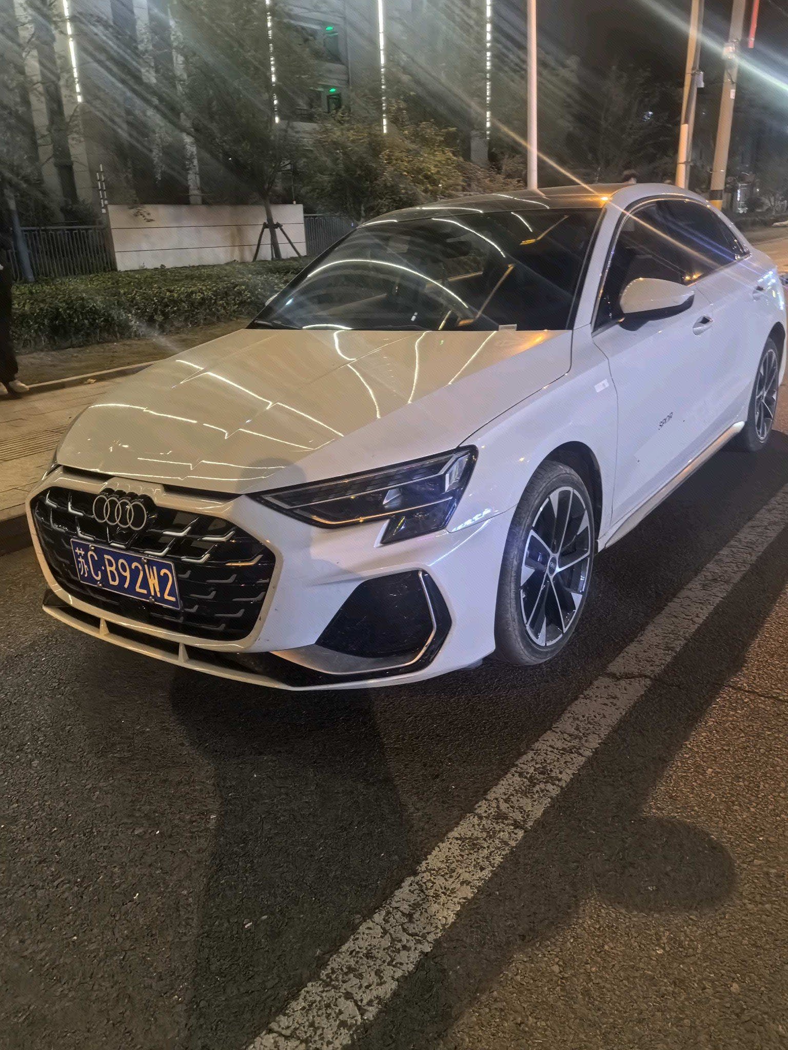 2025 immagine di auto 