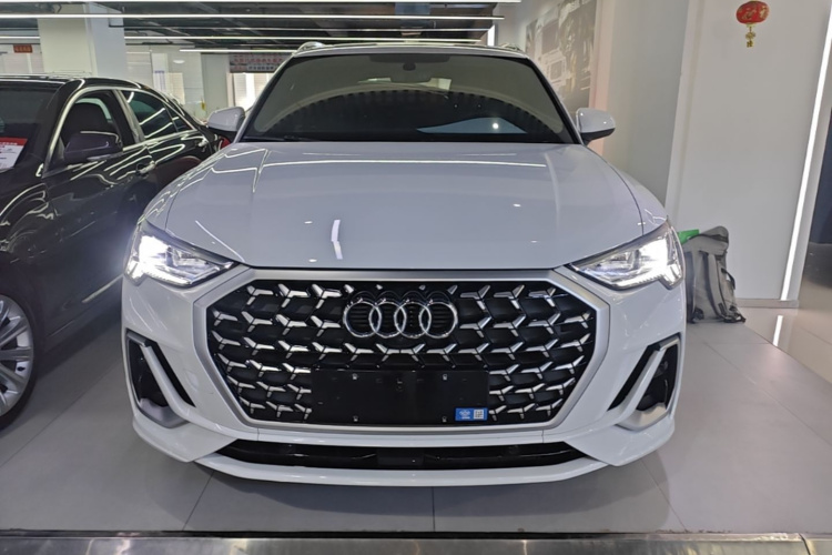 Audi Q3 2024 #3 Audi Q3 2024 car image #3