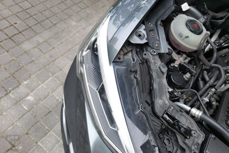 Audi Q3 2022 car image #8