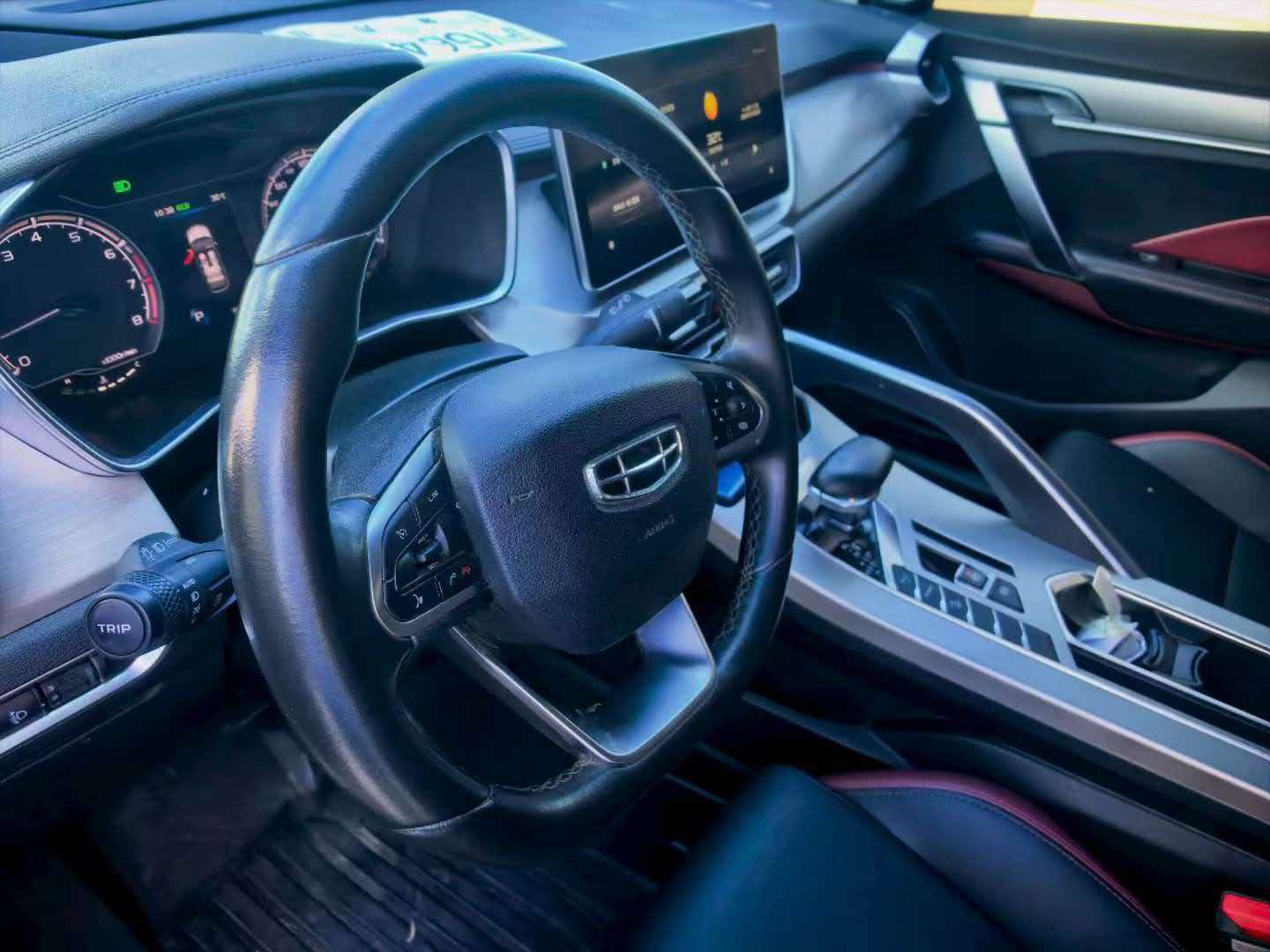 GEELY Coolray 2022 изображение автомобиля #4
