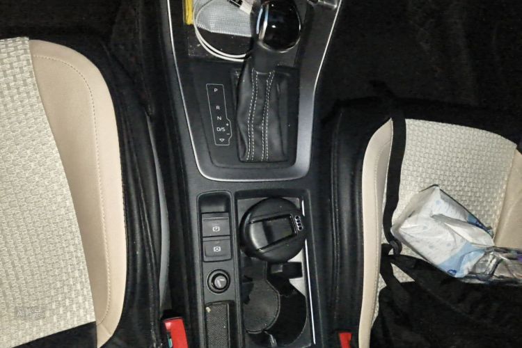 Audi Q3 2022 car image #16