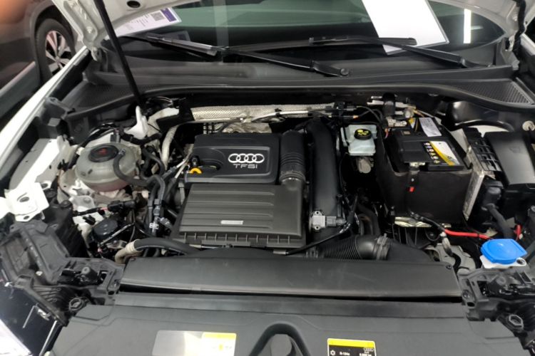 Audi Q3 2021 car image #20