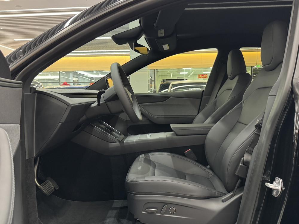 Tesla Model Y 2026 #10 Tesla Model Y 2026 car image #10