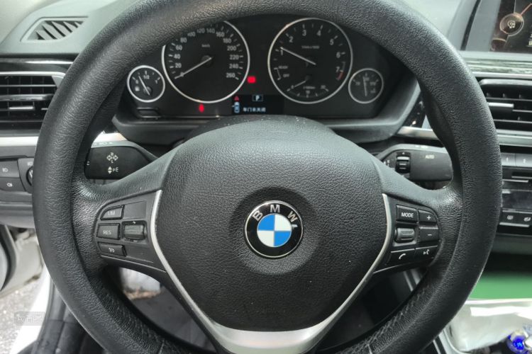 BMW 3 Series 2017 #12 BMW 3 Series 2017 car image #12