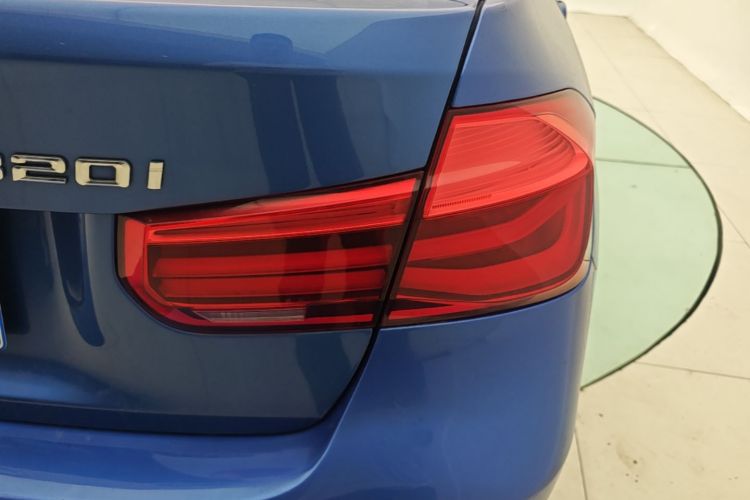 BMW 3 Series 2019 #8 BMW 3 Series 2019 car image #8