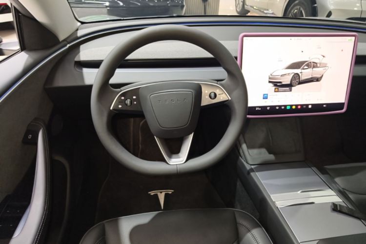 Tesla Model 3 2024 car image #20