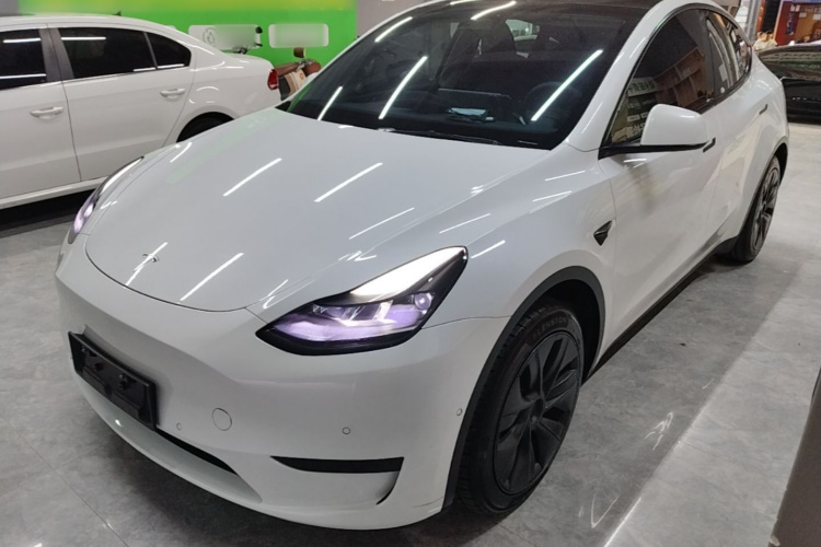 Tesla Model Y 2023 #2 Tesla Model Y 2023 car image #2