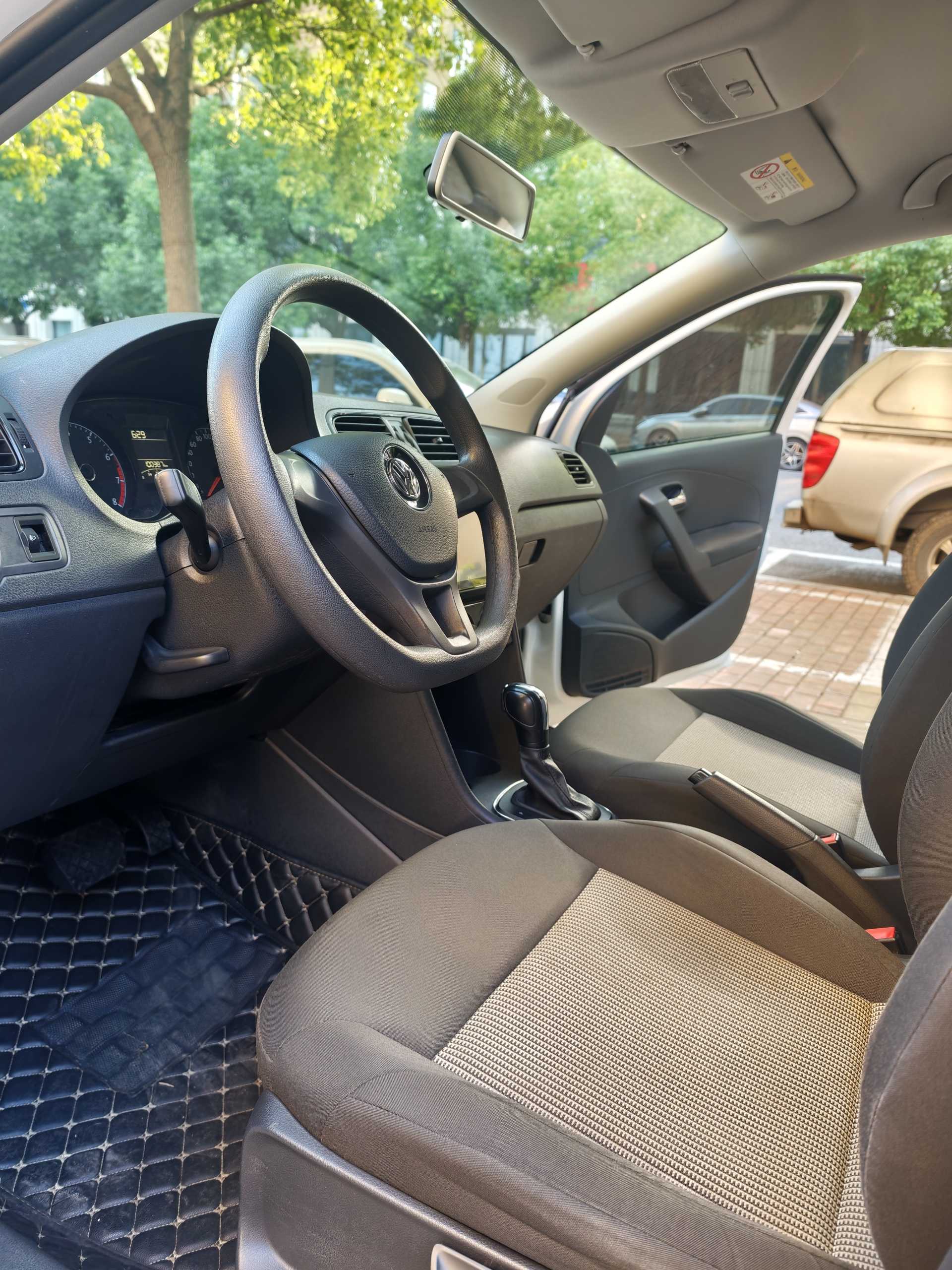 Volkswagen Polo 2019 car image #6