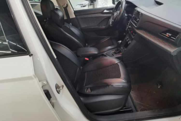 Volkswagen Tharu 2019 car image #24