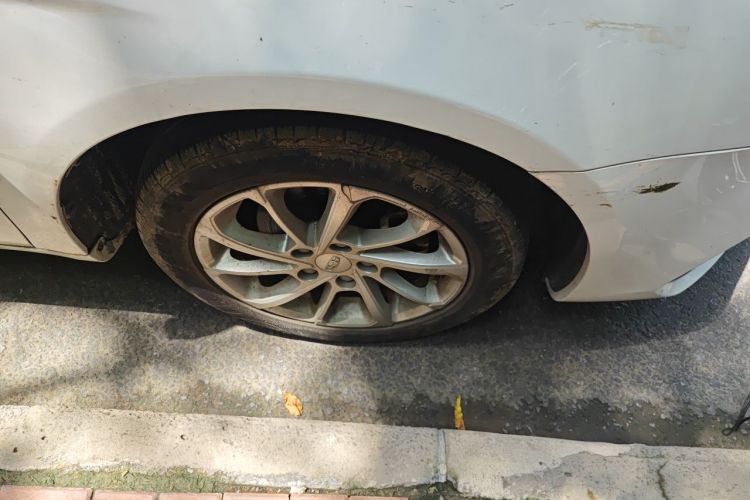 GEELY Emgrand 2022 car image #6