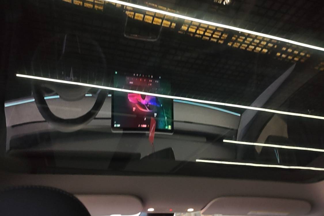 Tesla Model Y 2024 immagine di auto #9