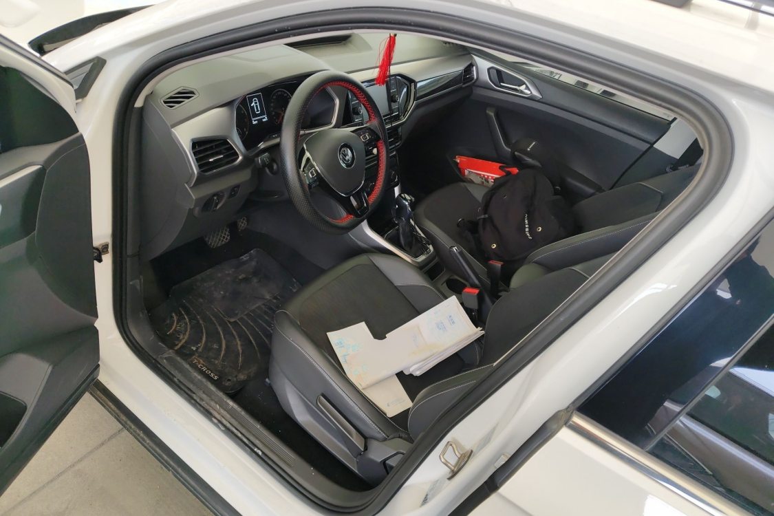 Volkswagen T-Cross 2020 immagine di auto #12