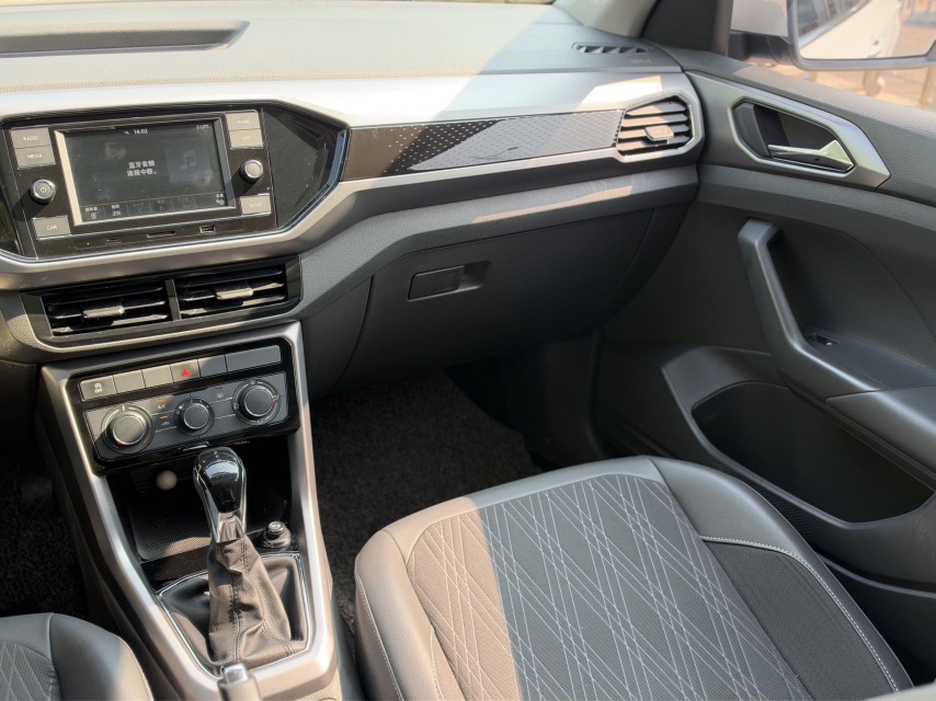 Volkswagen T-Cross 2020 #5 Volkswagen T-Cross 2020 صورة سيارة #5